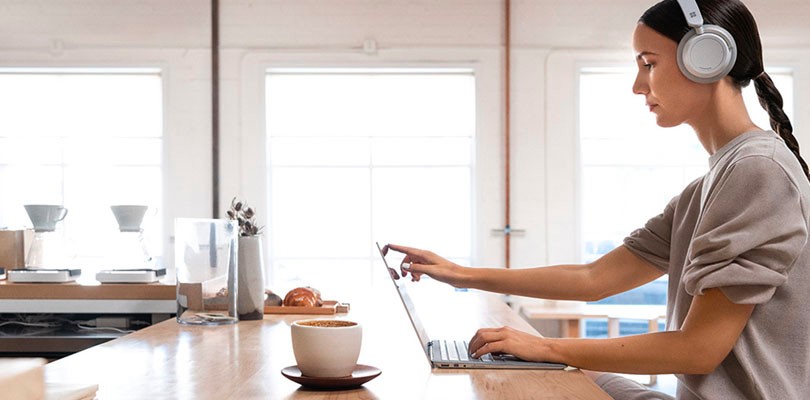 Woman on laptop