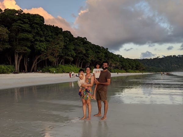 picture-of-deepti-and-her-family-on-the-beach