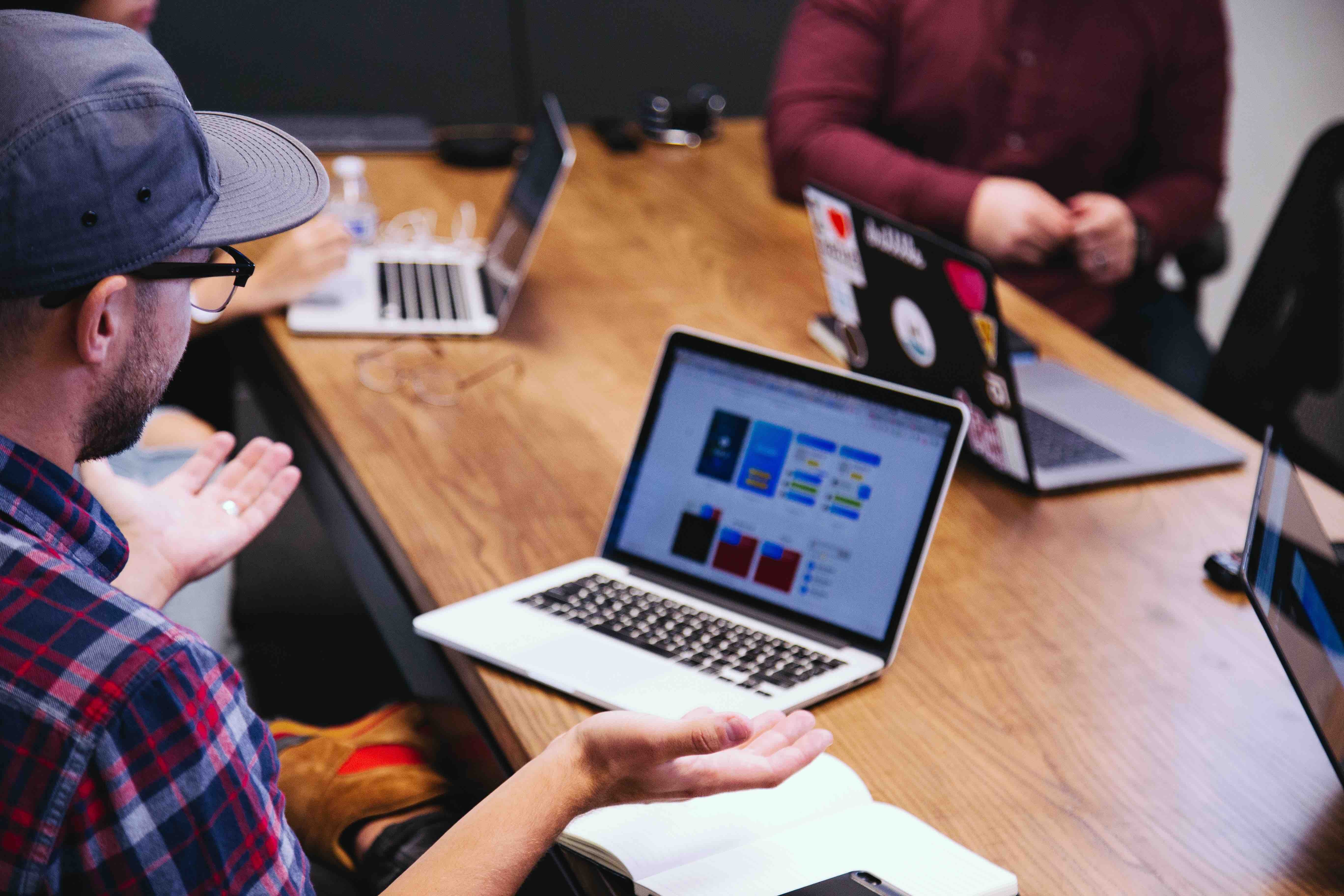 How to make your team be more creative and think more creatively – tactics that work.